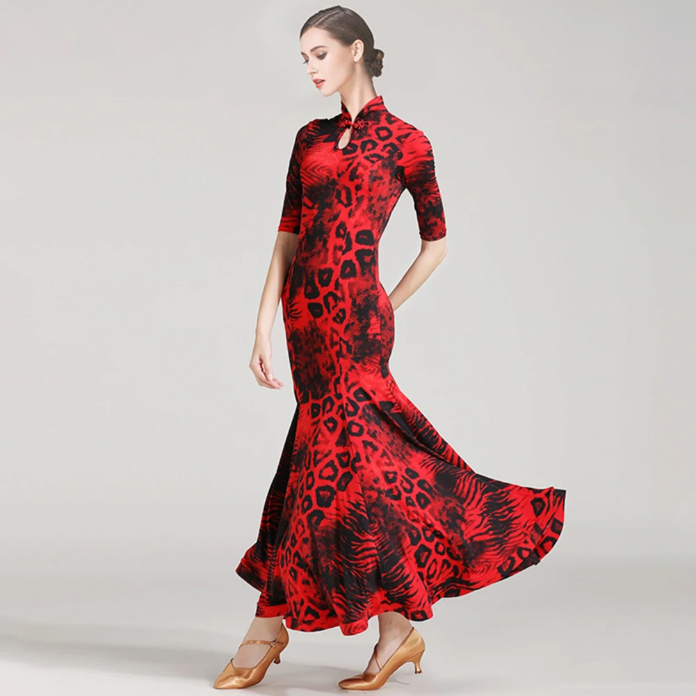 2024 Wysokiej jakości sukienka do walca Eleganckie kobiety dla dorosłych Retro Cheongsam Collar Red Green Leopard Print GB Dance Dress Practice Dress