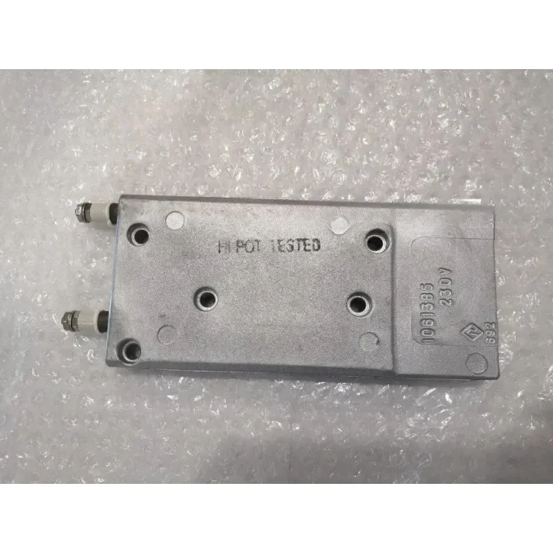 

Нагревательный блок резинового ящика Nordson, 230 В 1061385 1064649
