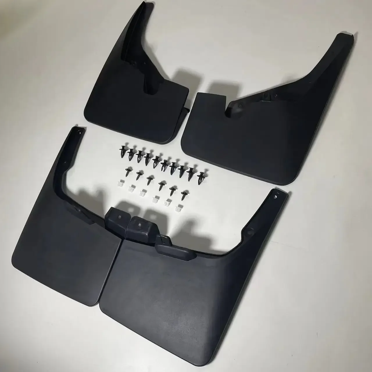 

DUKE4WD 4pcs/set Car Splash Guards Mud Flaps For Mercedes Benz GLB class X250D Mudguards Mudflaps fenders Accessories