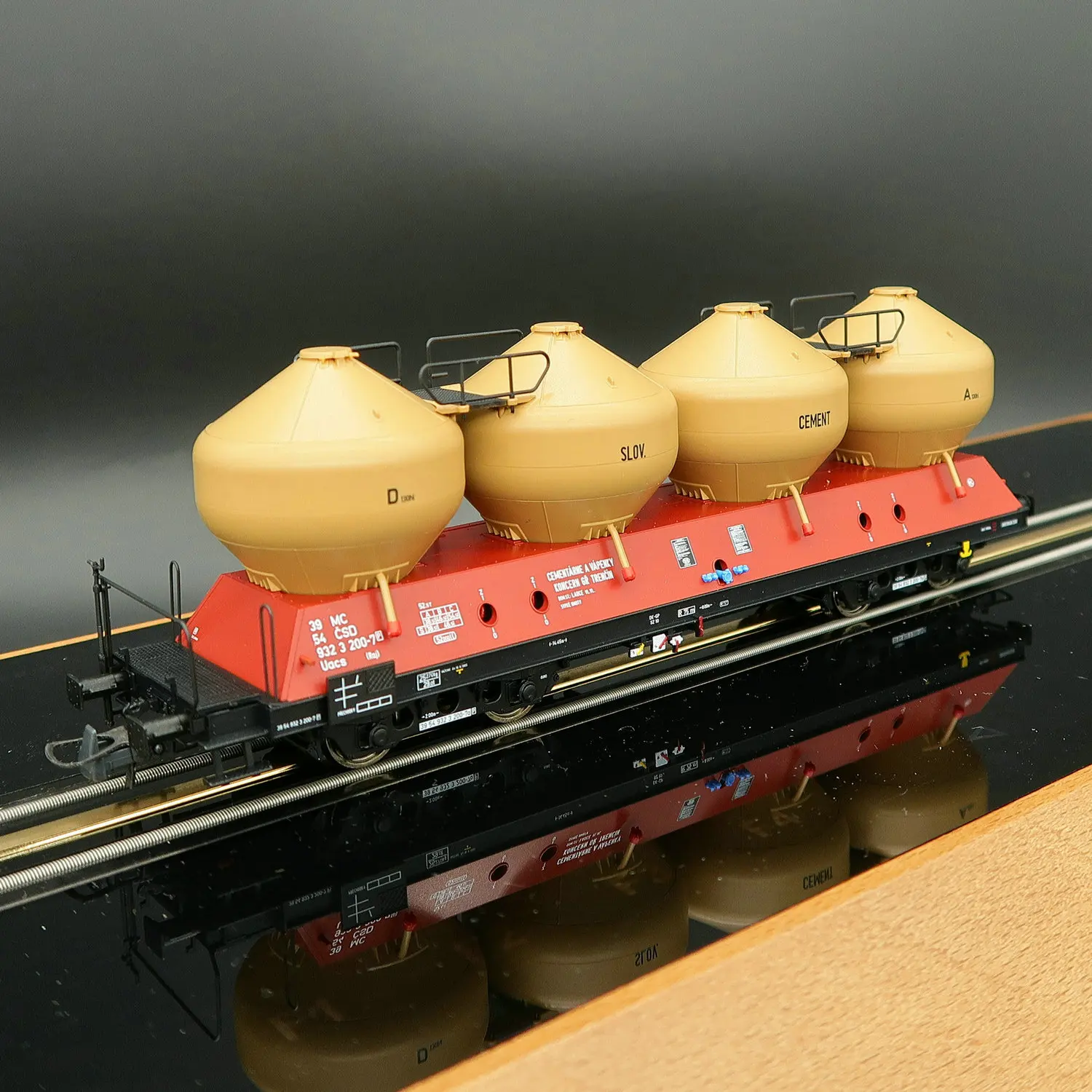 HO 1/87 Train Model ROCO 77004 Silo Car New Color Chemical Tank Czech Version Three-section Set Train Toy