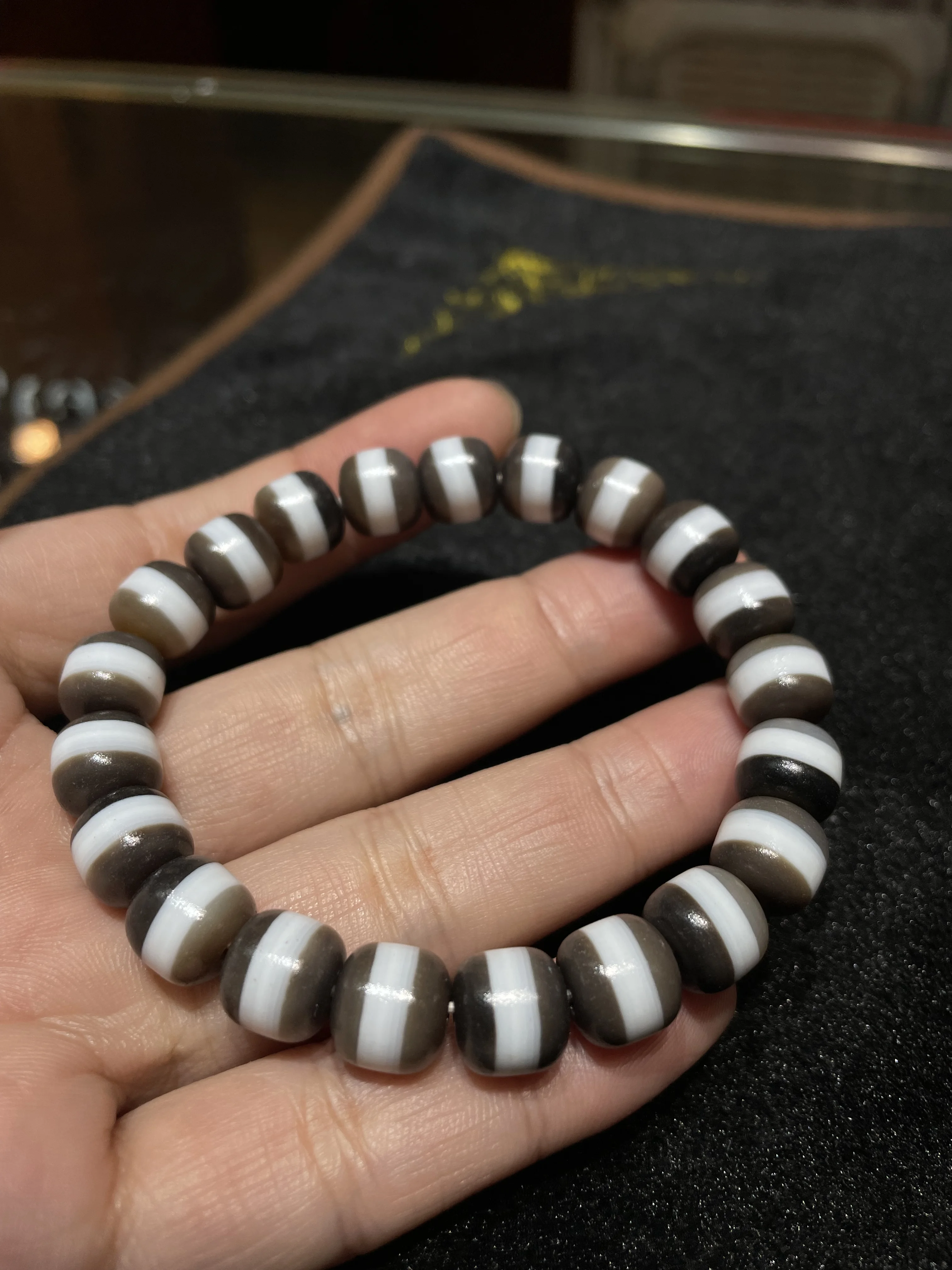 

Magic Power Energy Tibetan Old Agate 1 Line Healer Medicine dZi Bead L Bracelet Female 2022 Amulet Timestown UPD18