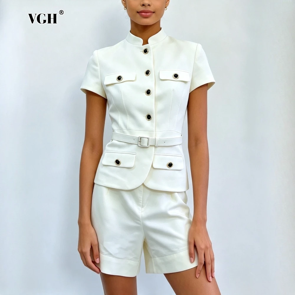 VGH Beige Zweiteilige Sets für Damen, Stehkragen, Kurzarm, Oberteil mit Knopf und Tasche, Shorts mit Gürtel für Büro, Alltag und modischen Stil