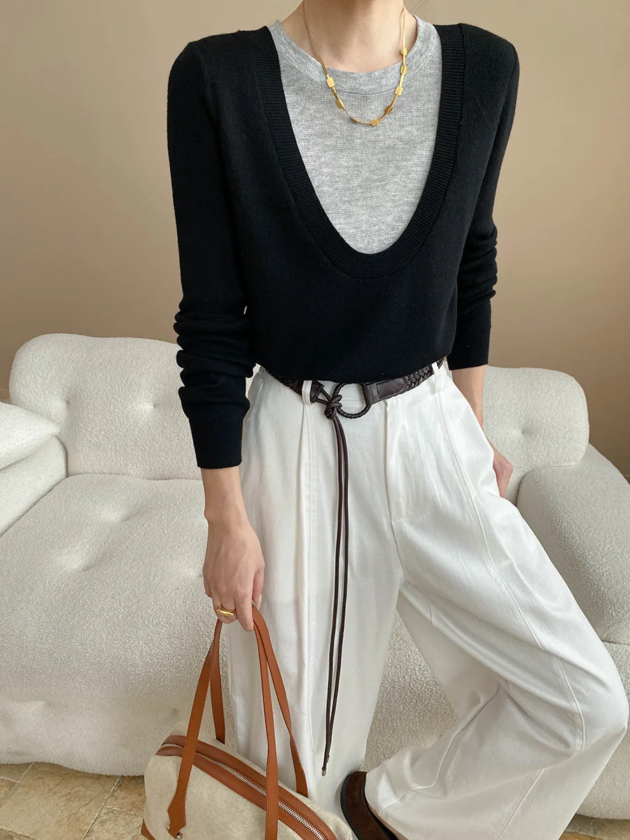 

High intelligence fake two lazy style temperament big V-neck splicing contrasting color knit sweater