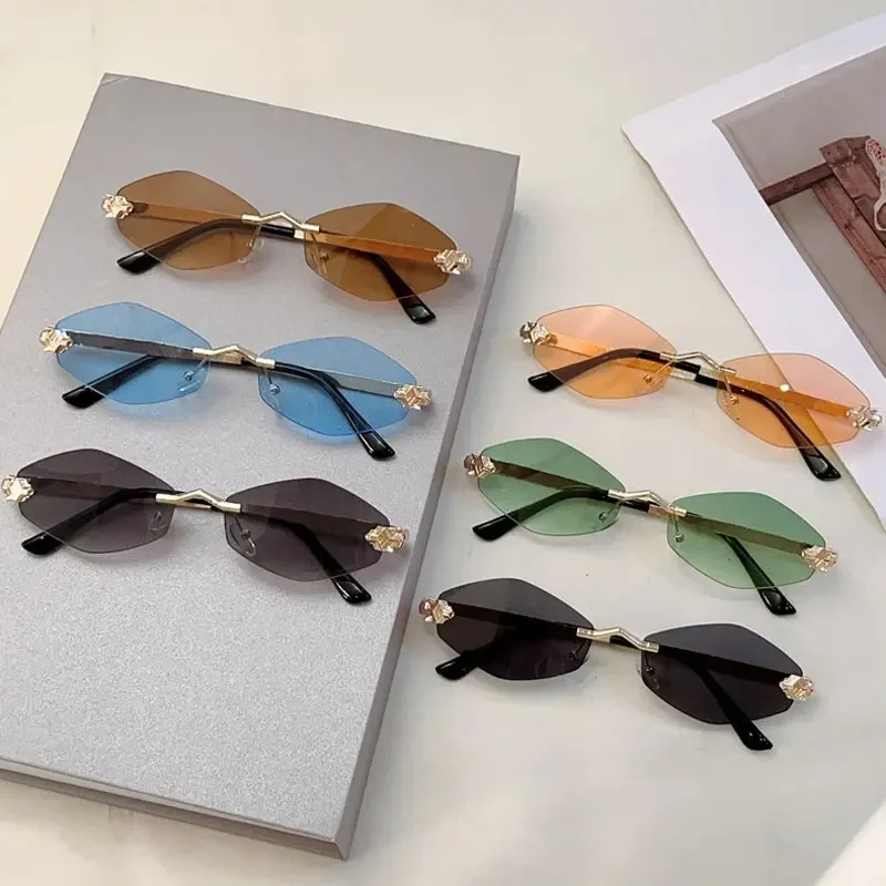 

New Fashion Sunglasses Women Retro Brand Design Metal Leopard Sunglasses UV Resistant Small Frame UV400 Sunglasses