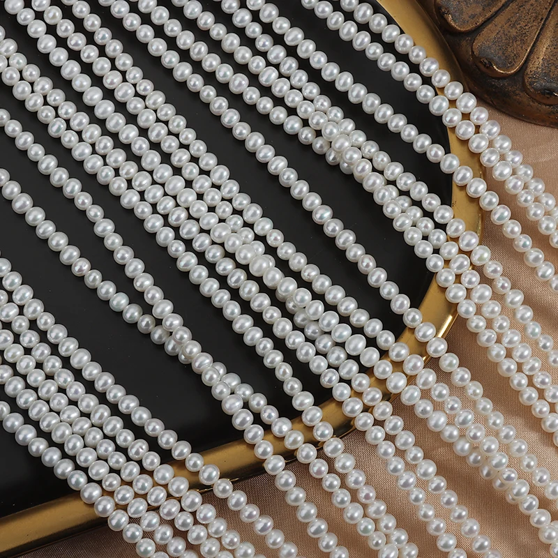 4-4.5mm seedless smooth potatoes, natural freshwater pearls, a strand approximately 38 cm long with about 89 pieces.