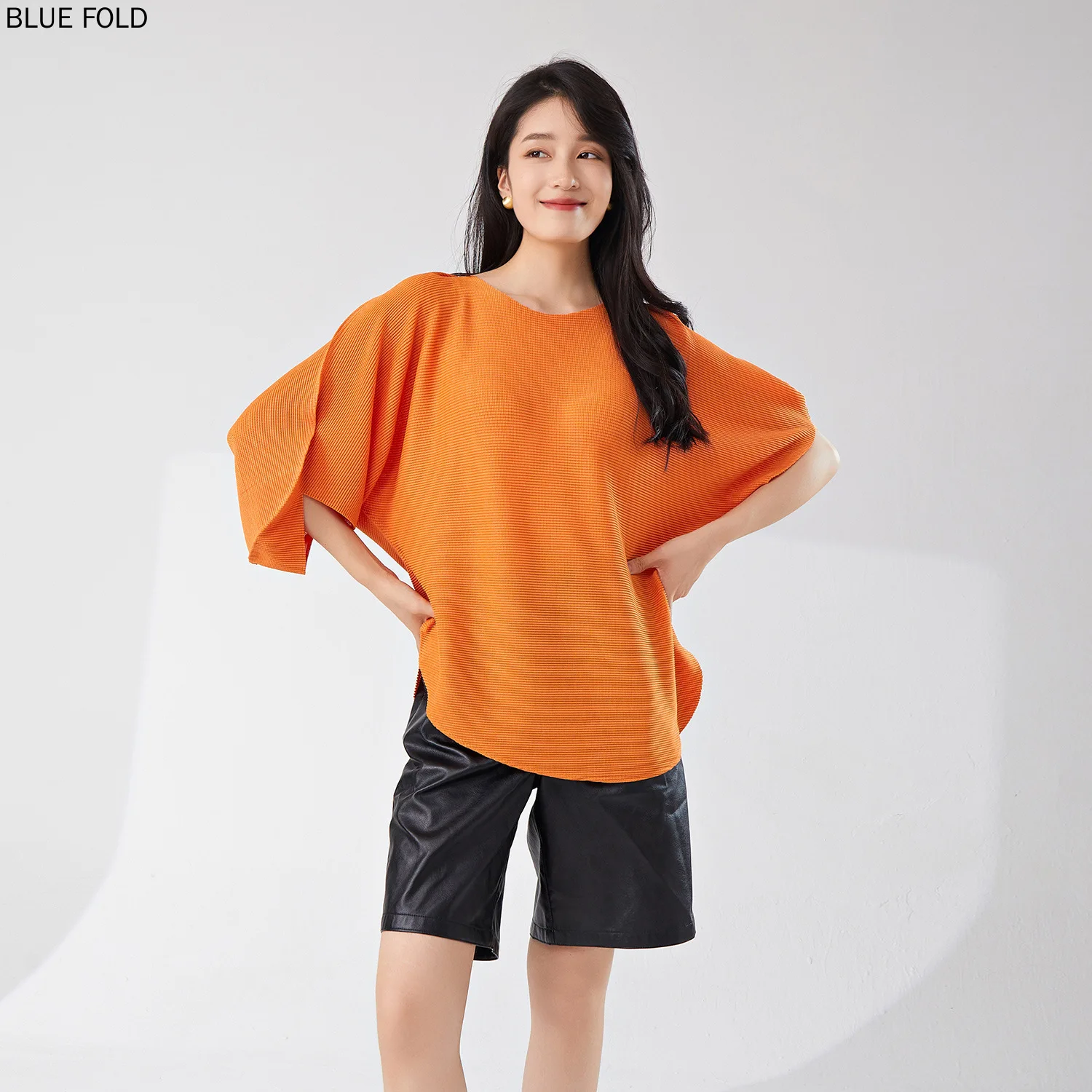 

Large Size Women's Miyake T-shirt Top Summer New Bat Sleeve Solid Color Round Neck Irregular Pullover Shirt Oversize T-shirt