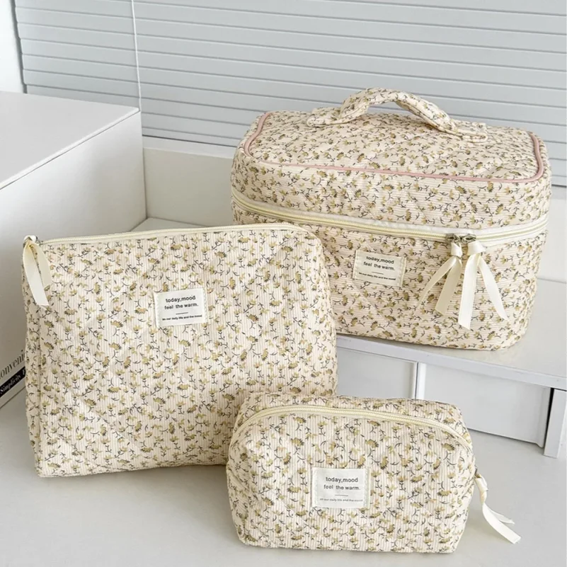 Wholesale Vintage Women Floral Print Cosmetic Pouch Handbag Travel Orgainzer Make Up Storage Bag Large Capacity Quilted Bag