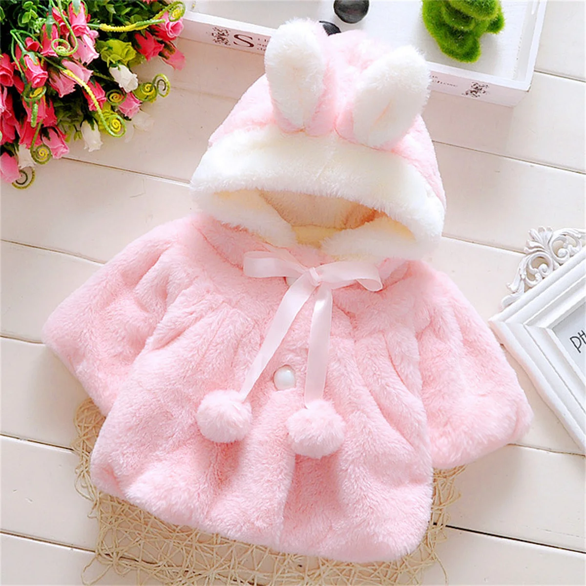 New Winter Baby Girls Coat Coat Shawl Bunny Ears Cute Hat Furry Thick Bow Silk Ball Thick Sweet Coat