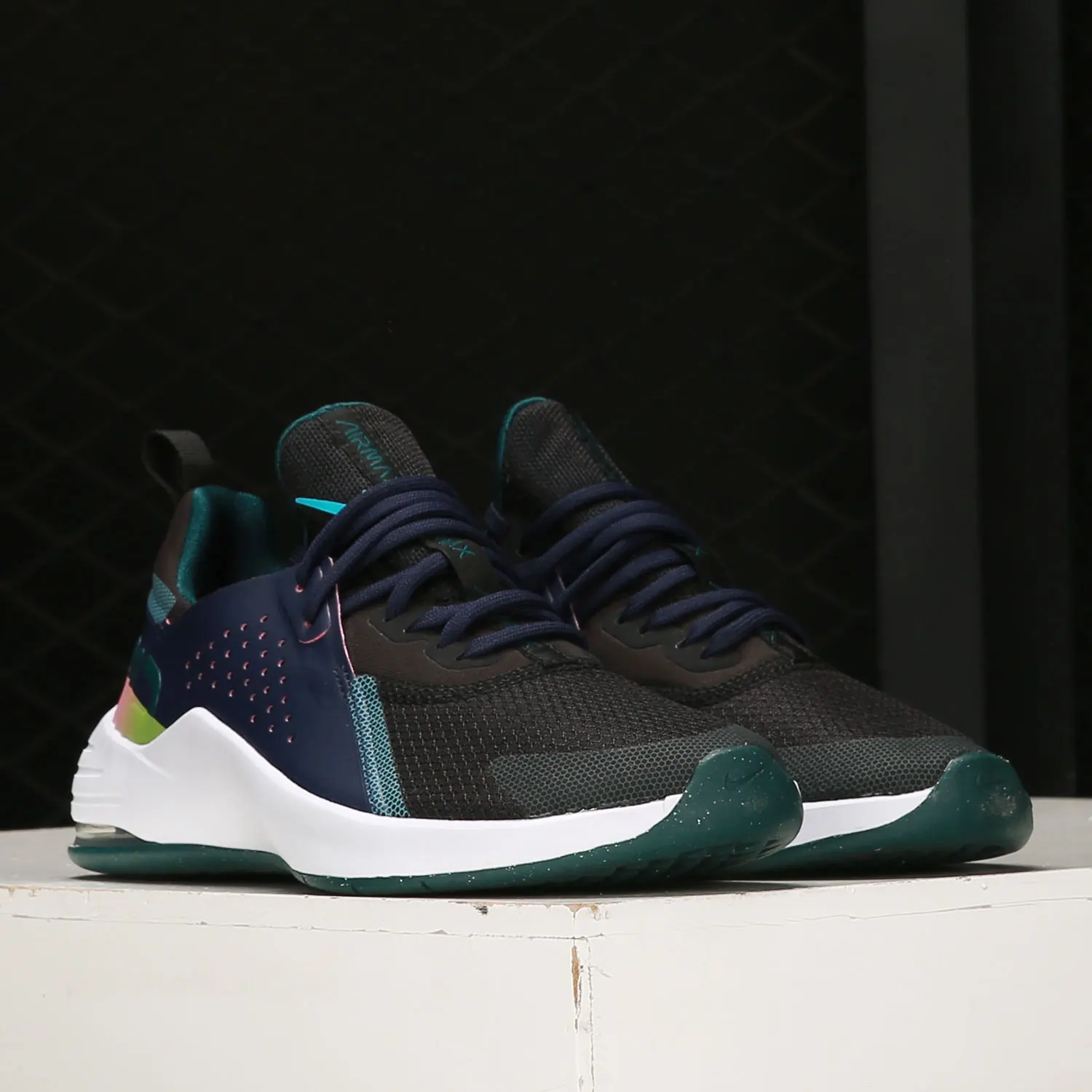 

Оригинальные женские спортивные кроссовки Nike AIR MAX BELLA TR 3, CJ0842-013