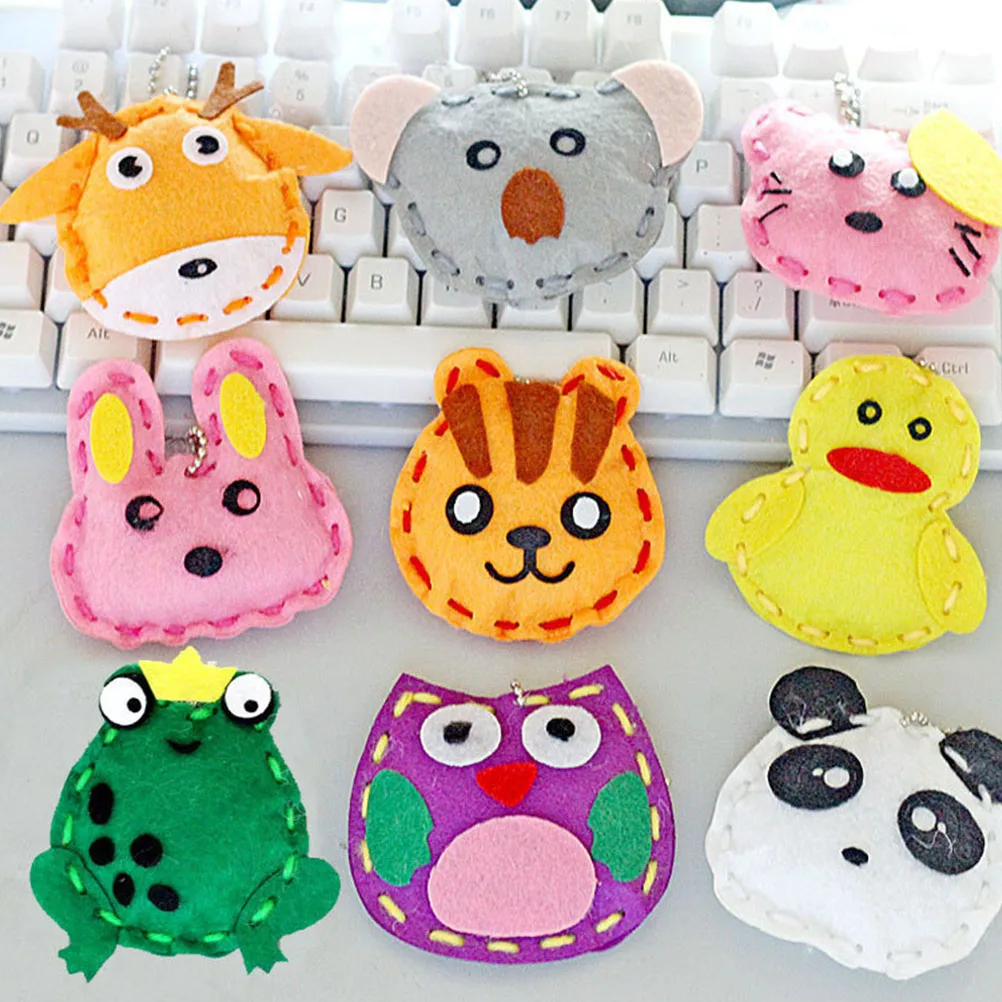 ชุดทำจี้รูปสัตว์ DIY 8 ชิ้น ชุดงานฝีมือทำจี้กระเป๋าสำหรับเด็ก วัสดุผ้าไม่ทอ กิจกรรมการเรียนรู้ที่สนุกสนาน จี้กระเป๋า DIY