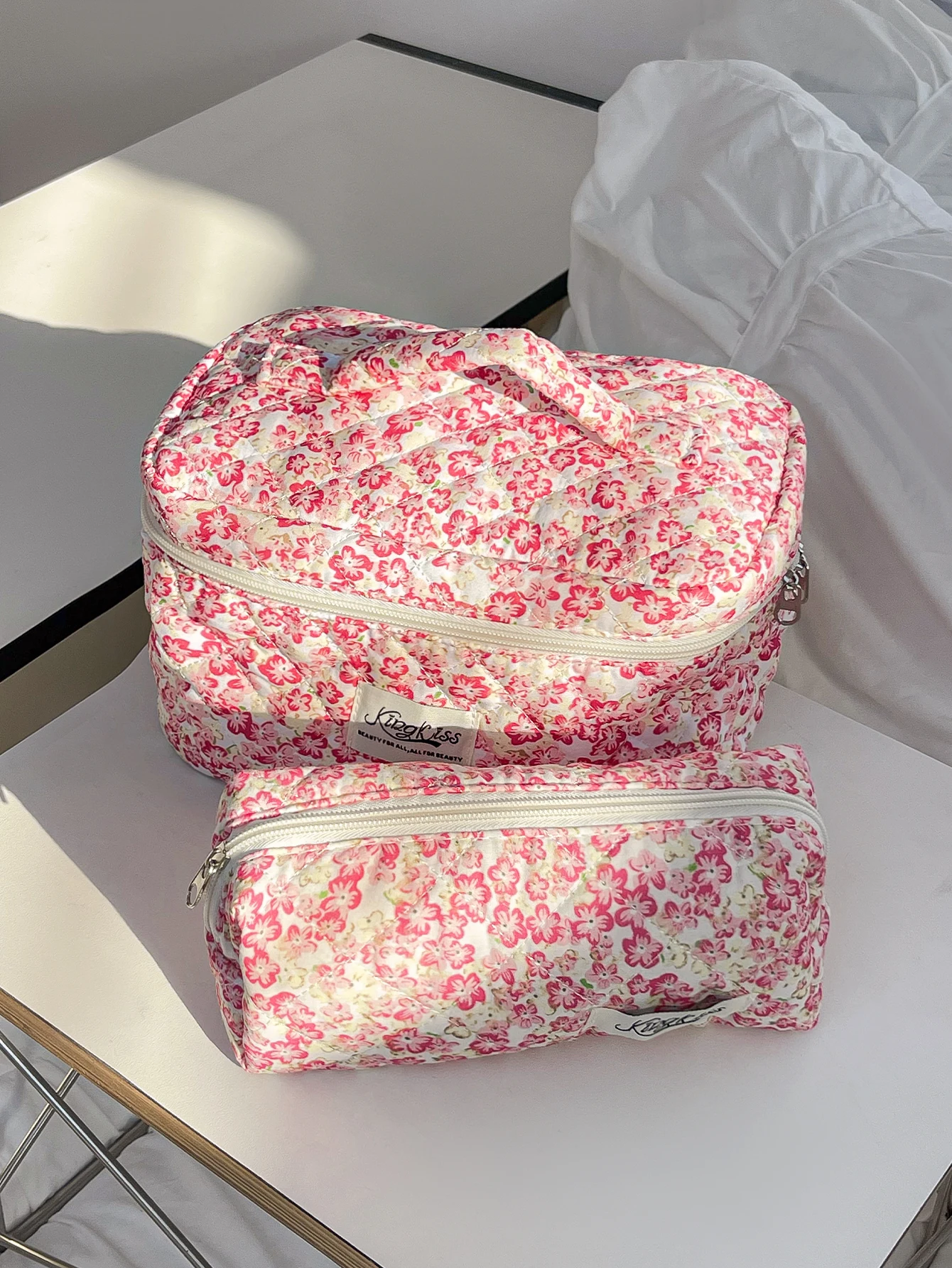 1Pc/Set All Over Print Red Ditsy Floral Large Capacity Quilted Cosmetic Bag Lightweight Portable Travel Makeup Bag Make Up Bag
