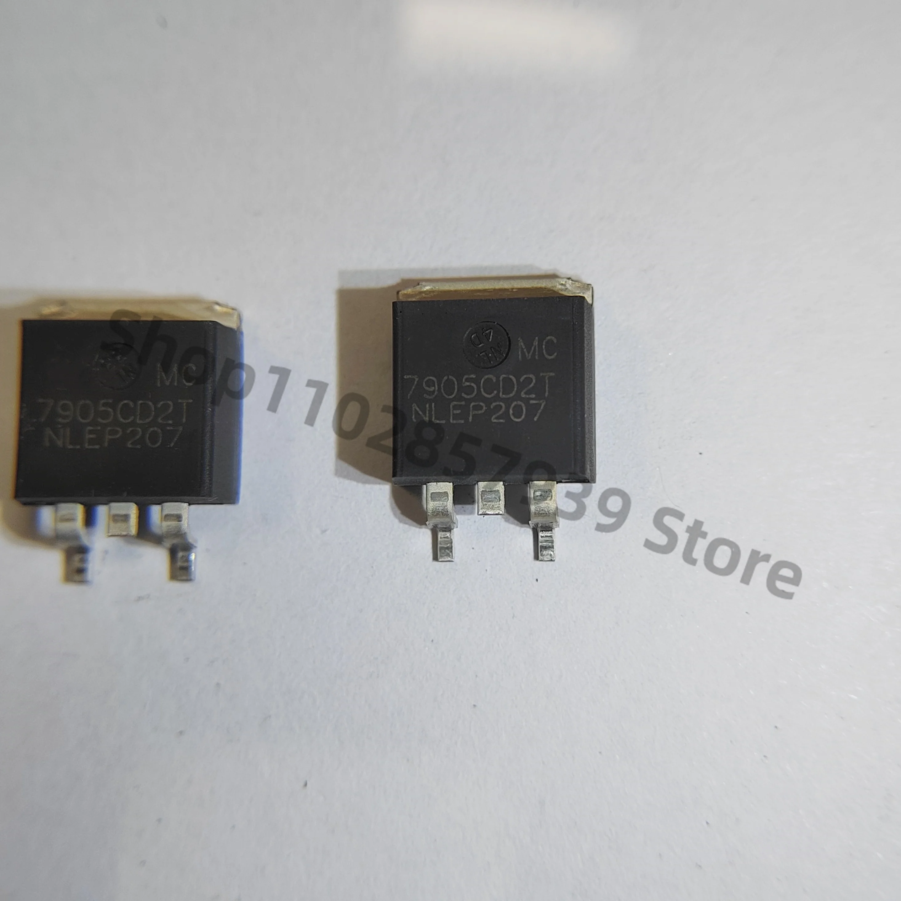 

MC7905CD2T 7905CD2T TO263 100% новый оригинальный Бесплатная доставка 10 шт./партия