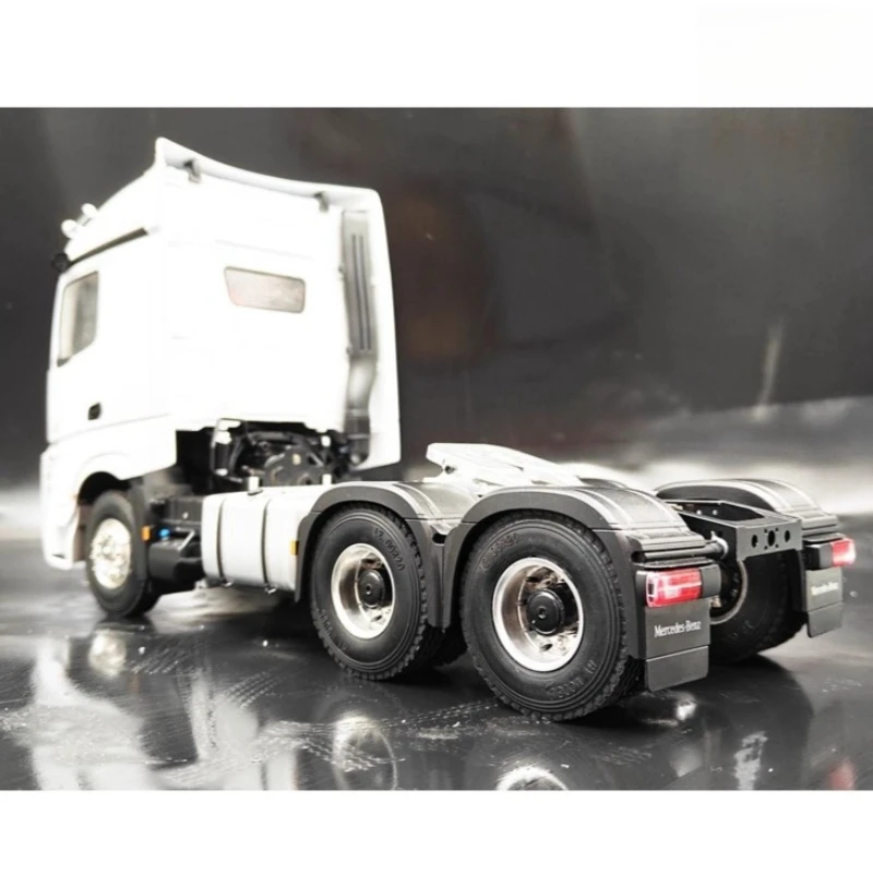 1/24 Scale 6x4 Remote Control Tractor Truck Model with Lights and Sound System RTR Version RC Trailer Toy Gift