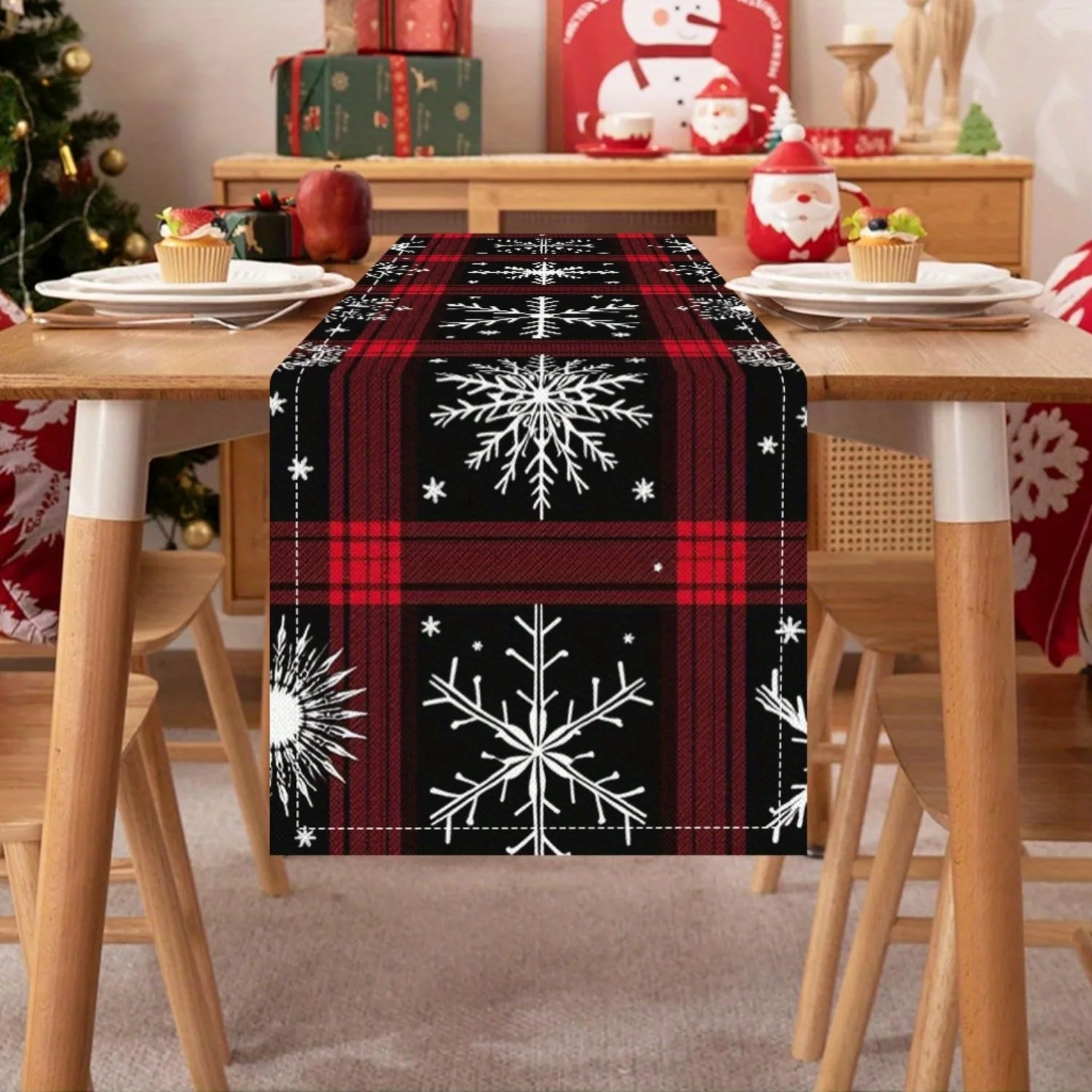 Eleganter Tischläufer mit dunklem Karomuster und weißem Schneeflocken-Karomuster – rot-schwarz karierte Weihnachtsdekoration für den Esszimmer