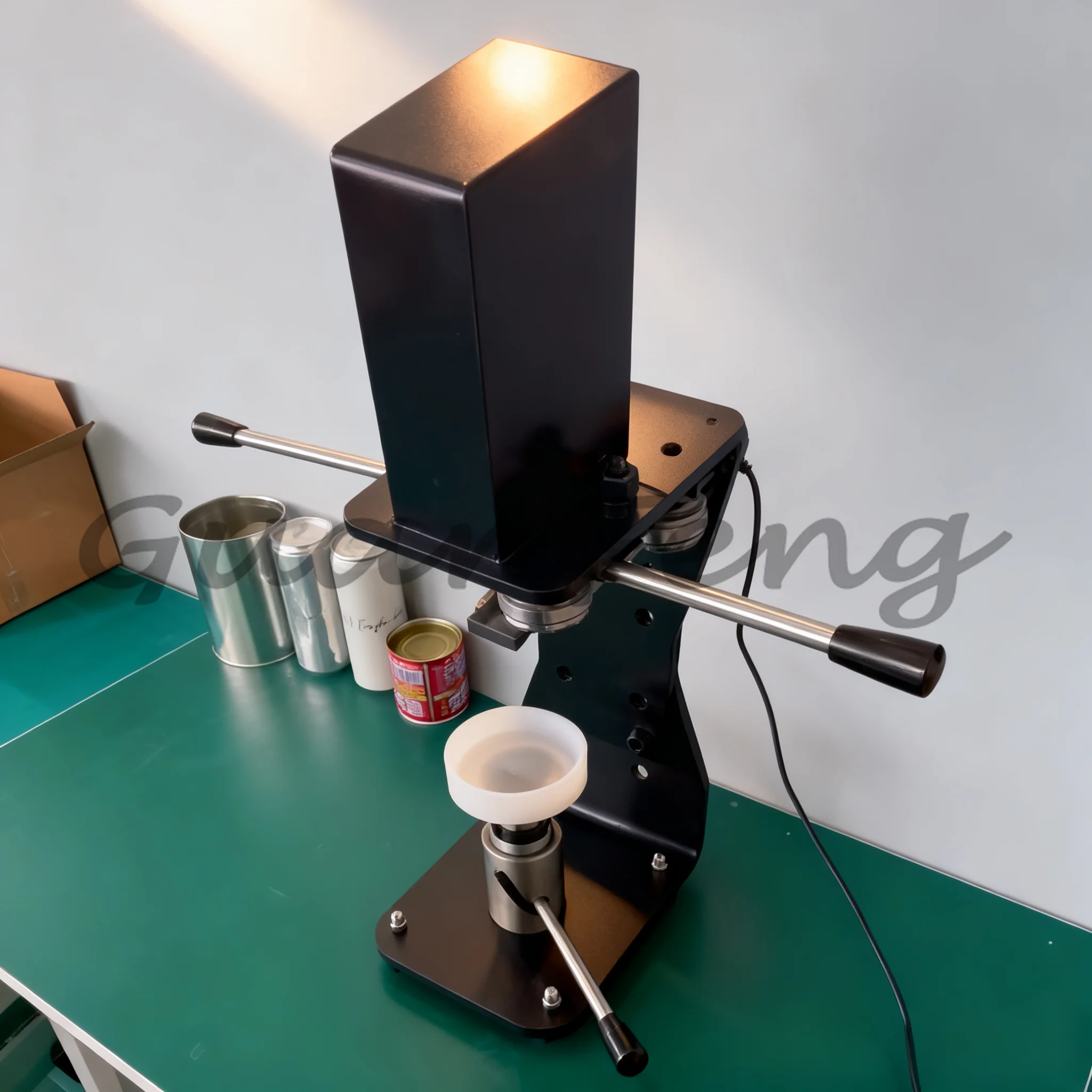 Manual Packaging Can Sealing Machine Under 17cm Portable Sealer for Aluminum Cans and Plastic Bottles