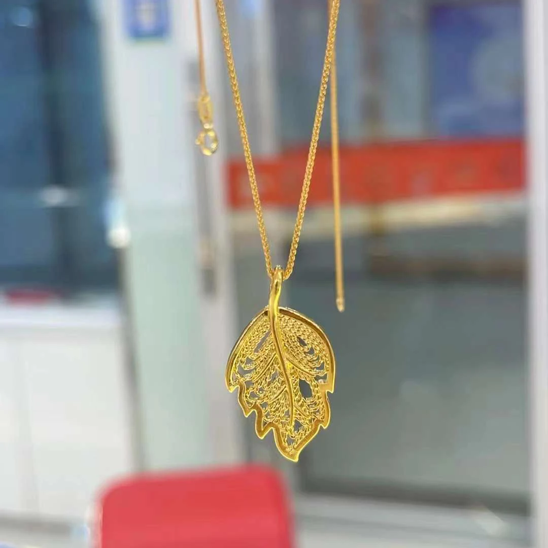 1pcs 24K Yellow Gold Pendant For Women Lucky 5D Gold Leaf Descendants of Royal Families Pendant 0.6-0.7g