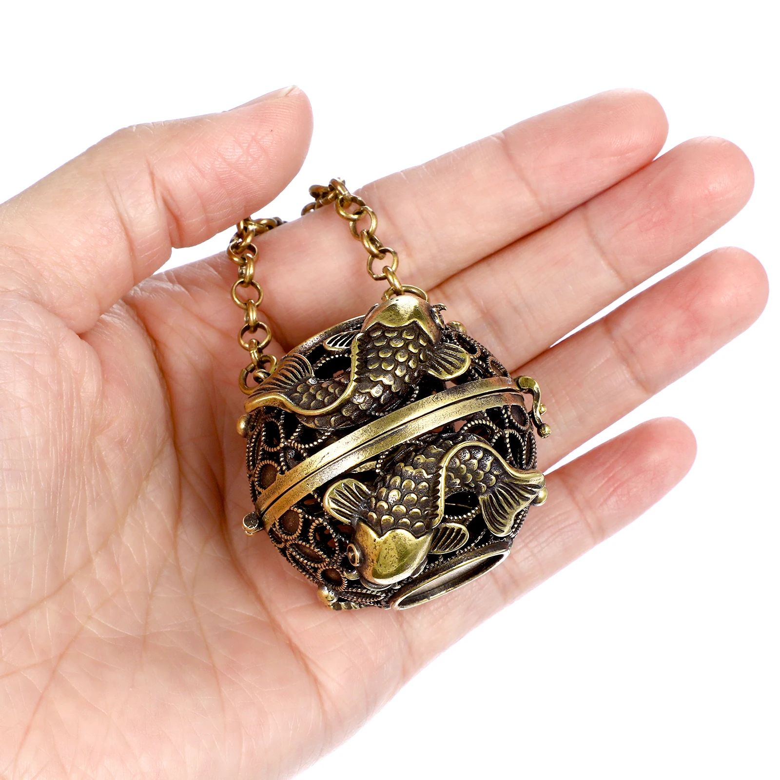 

Stylish Round Hanging Incense Holder Openable Design Copper Aromatherapy Ball for Home Decor Gift Idea Hanging Incense Holder