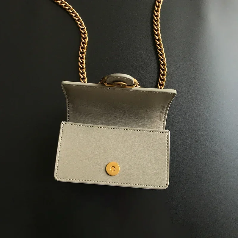 2026 Neue Damen-Umhängetasche in Beige mit V-Steppung, PU-Leder, Goldener Schwalbenverschluss, Ketten-Mini-Schultertasche für den Alltag, Dating, Hochzeit, Bestseller – Detail 30