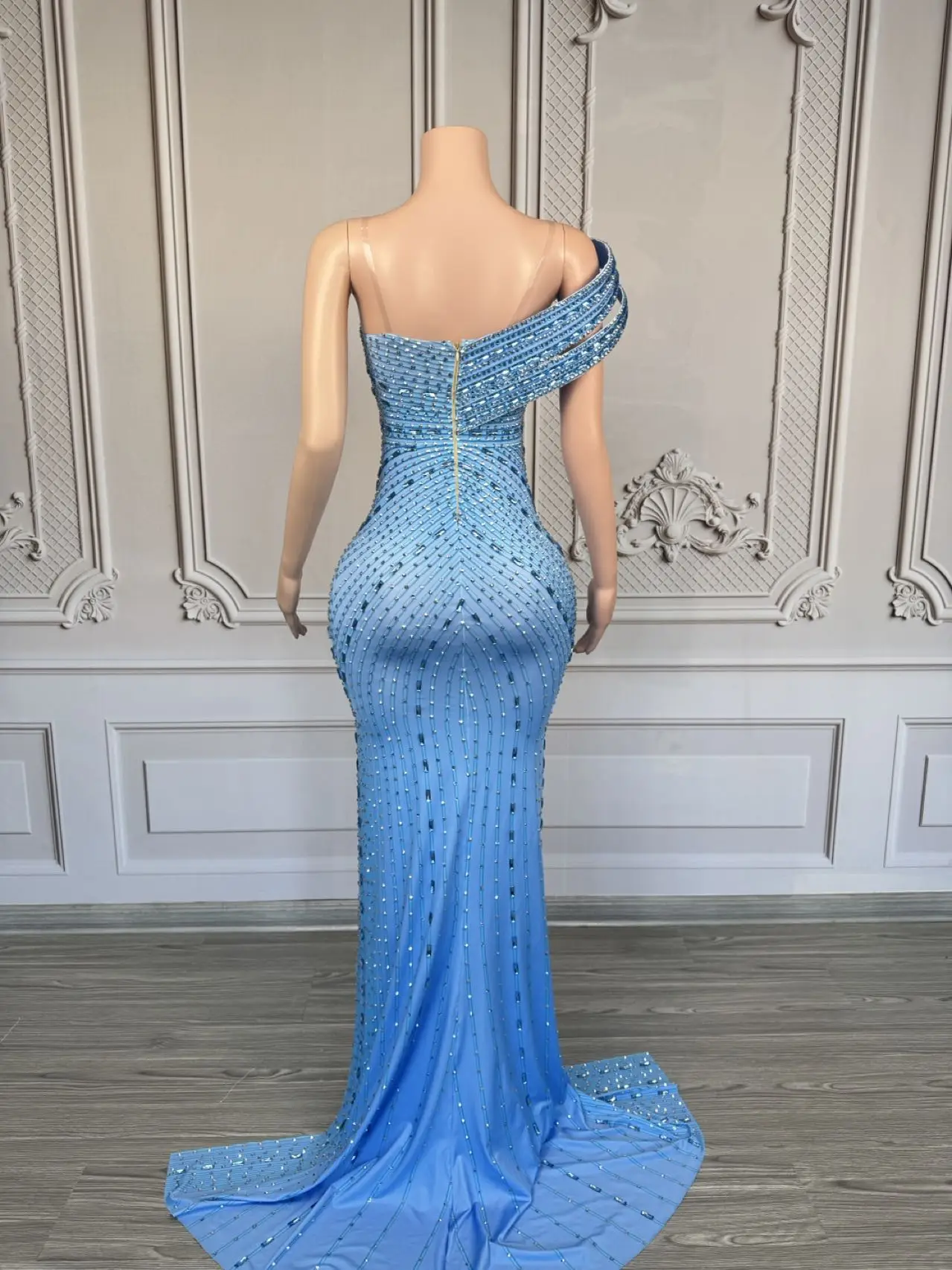 Abito da sera con strass scintillanti con strass di lusso Celebrare il ballo di fine anno Abito lungo senza spalline Abito da trascinamento Servizio fotografico Xiangbin