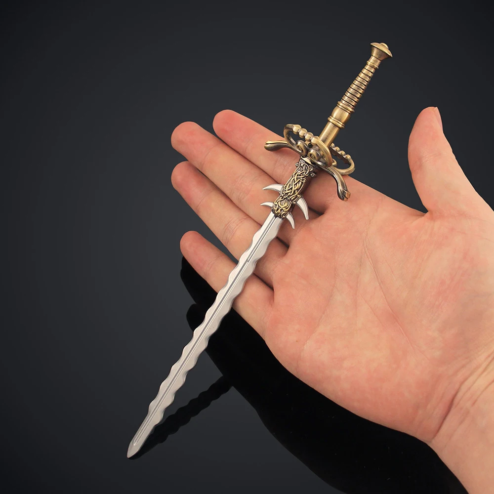 Diablo Two-Handed Sword Ripsaw 22cm / 8.66in Zinc Alloy Replica Toy, Rust-Resistant Realistic Collectible for Game Fans
