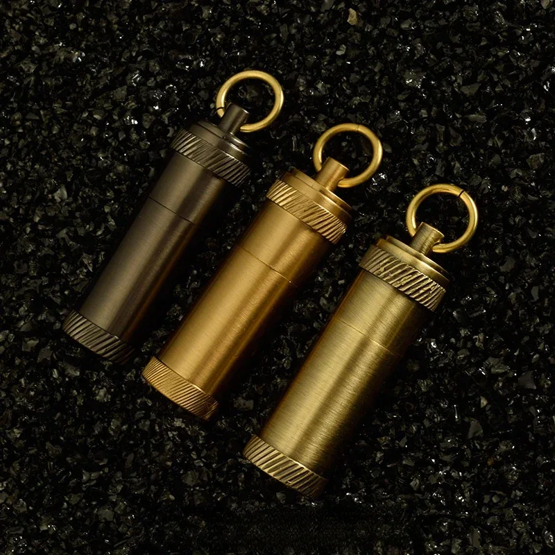 Metal Mini Keychain Kerosene Lighter Outdoor Waterproof Grinding Wheel Igniter Portable Pendant Smoking Accessories Travel Tools