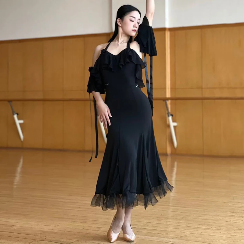 ห้องบอลรูมเต้นรําเสื้อผ้าผู้หญิง Ruffled เสื้อกระโปรงผู้ใหญ่สีชมพูสีดํา Latin เครื่องแต่งกาย Waltz Ballroom Dance ชุด BL11208