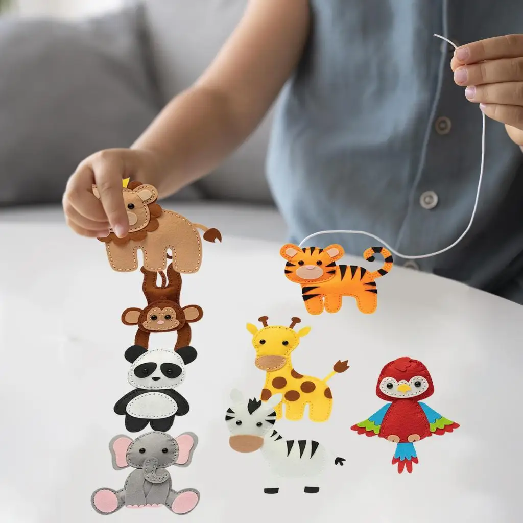 Felt Jungle Animal Sewing Set for Kids DIY Craft Kit Plush Ornaments Handmade Zoo Animals Toy Sewing for Beginners