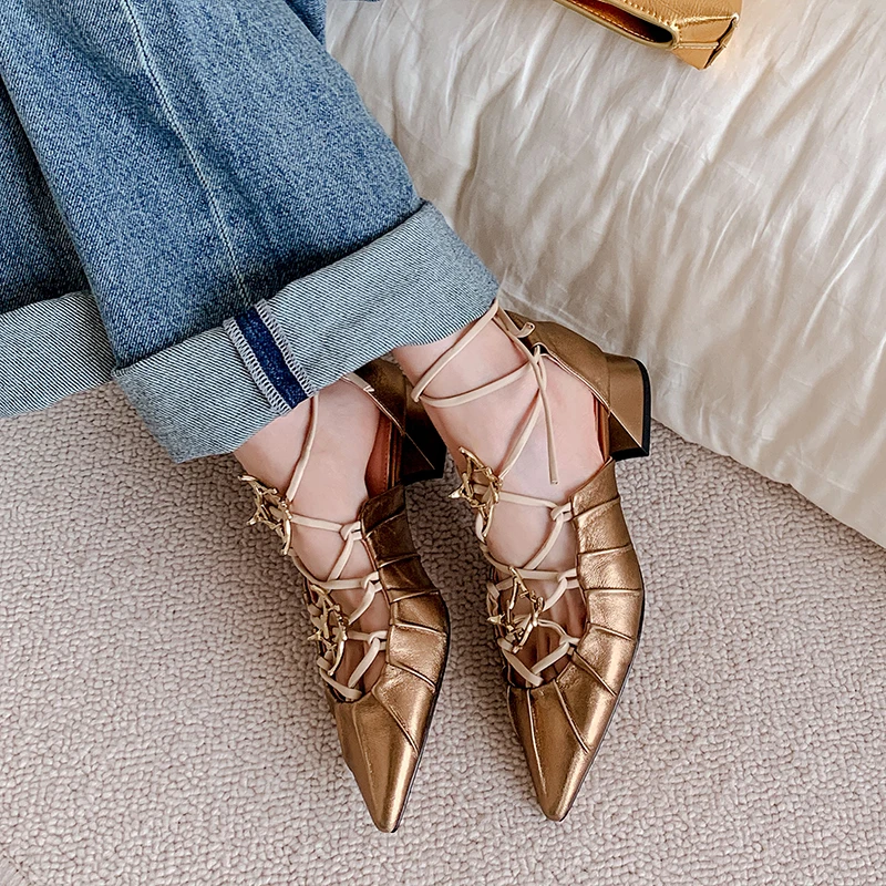 2024 Summer Retro Women Sandals Women Shoes Ladies Casual Shoes med Heel Chunky Sandals Gladiator Fashion Golden Sliver Romaines