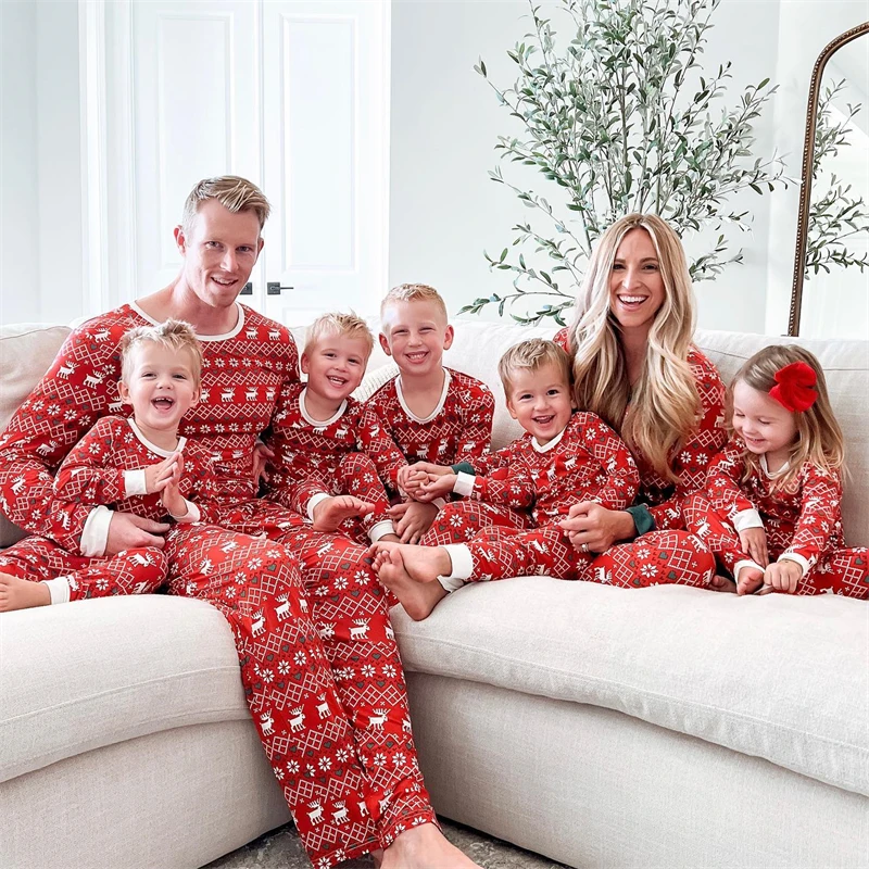 

2024 Christmas Family Matching Outfits Father Mother Children Baby Pajamas Sets Daddy Mommy and Me Xmas Pj's Clothes Tops+Pants