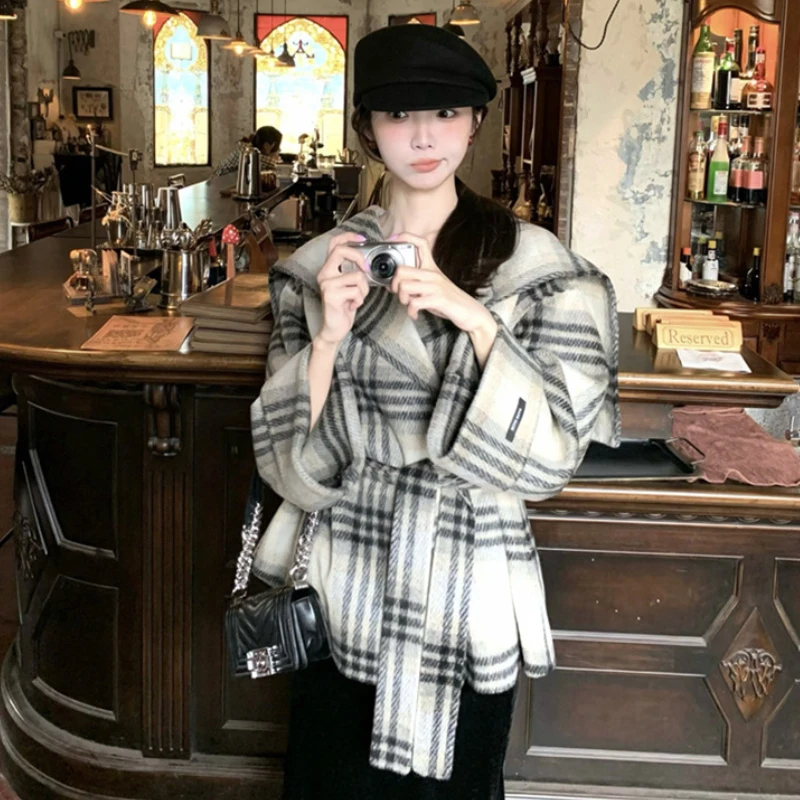 French Style Hooded Woolen Coat For Women 2024 New Navy Collar Checkered Design, Waist Cinching And Strap Tied Coat