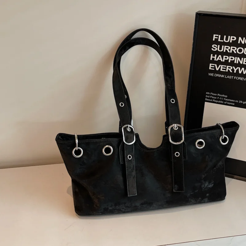 

Korean Fashion Shoulder Bag Cool Rivet Metal Buckle Tote Bag Highend Brand Underarm Handbag Suction Buckle Horizontal Square Bag