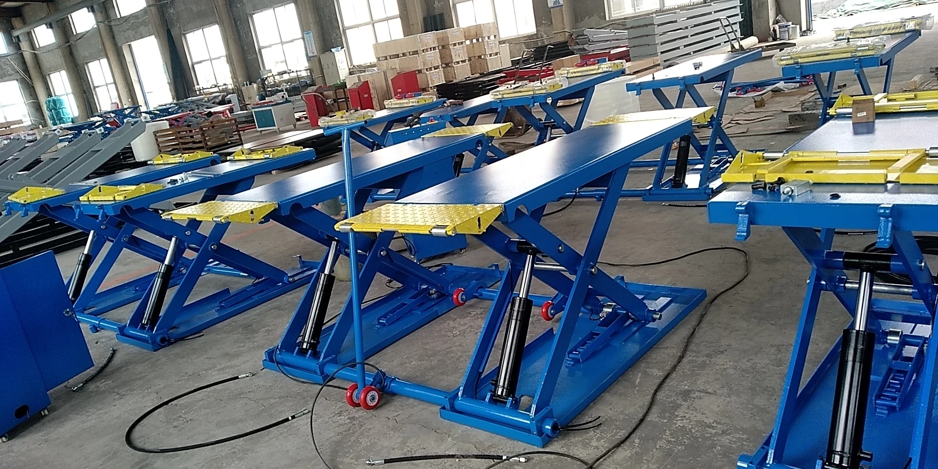 Supplier Automotive Scissor Car Lift For Car Repair Shop Vehicle Hoist China Double Cylinder Hydraulic Lift 3000 Kgs SR-M-30A 12