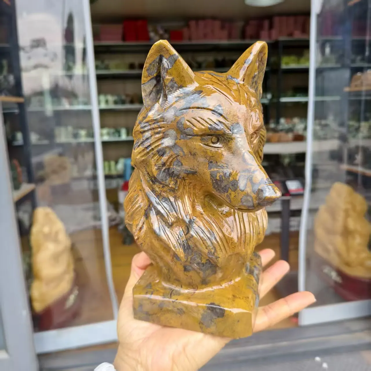 Natural Gold Thread Stone Wolf Head, Quartz Crystal Ore, Polished Wolf, Mineral, Healing