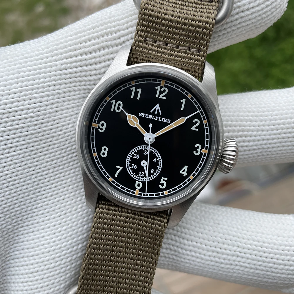 STEELDIVE Men Pilot Watch Military 39mm Quartz Wristwatch 200m Waterproof C3 / BGW-9 Luminous Sapphire VH60 Small Second Dial