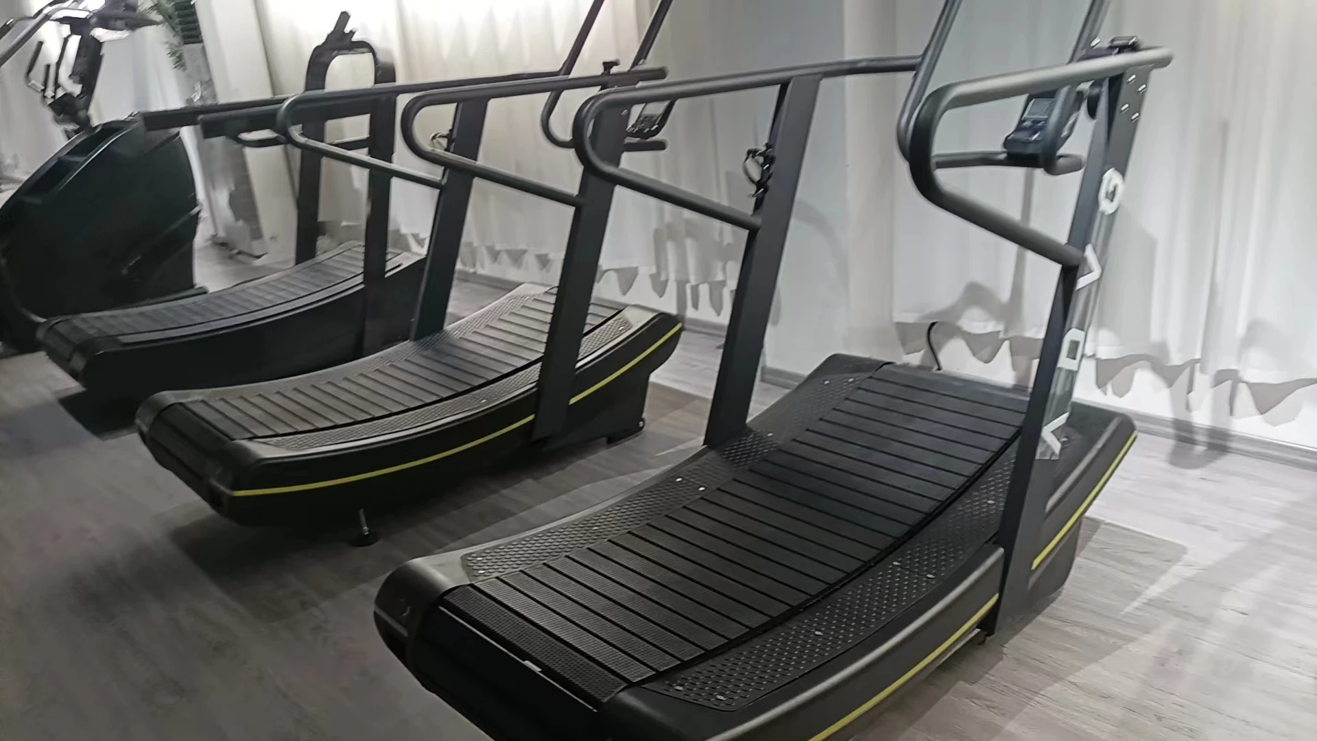 Customized Motorless Curved Treadmill Reinforced Nylon Running Belt Unavailable Indoor Outdoor Fitness Equipment for Home Gym