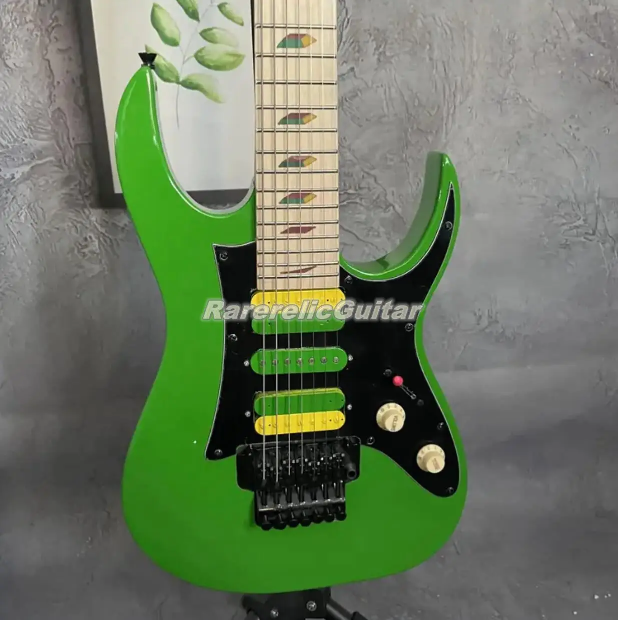 UV777 Universe 7 Strings Green Electric Guitar HSH Pickups Floyd Rose Tremolo Maple Fretboard Disappearing Pyramid inlay