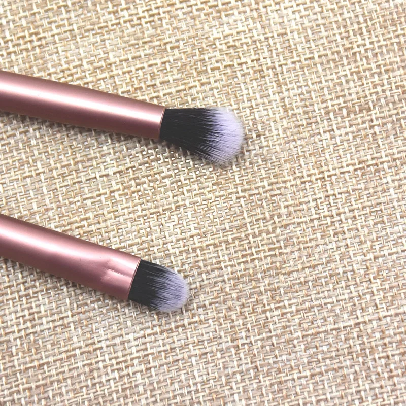 แปรงแต่งหน้าอเนกประสงค์ 2 หัว สำหรับทาอายแชโดว์ สีแชมเปญ 1/3 ชิ้น