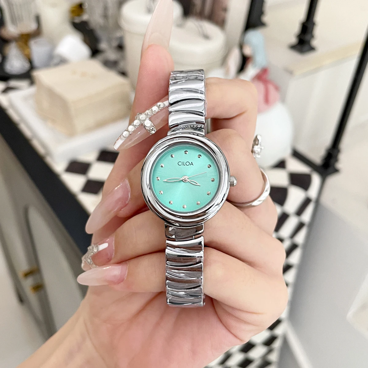 CILOA Retro nostalgic watch for women, high value, niche art, second-hand waterproof ladies\' watch, fashionable quartz watch