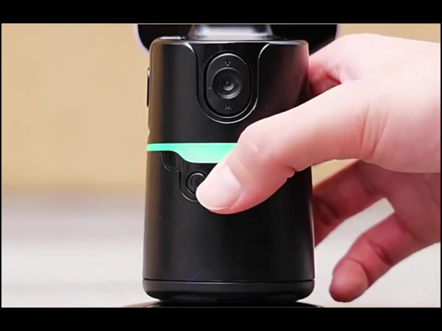 Ручной стабилизатор NoEnName_Null Bluetooth 1-осевой черный