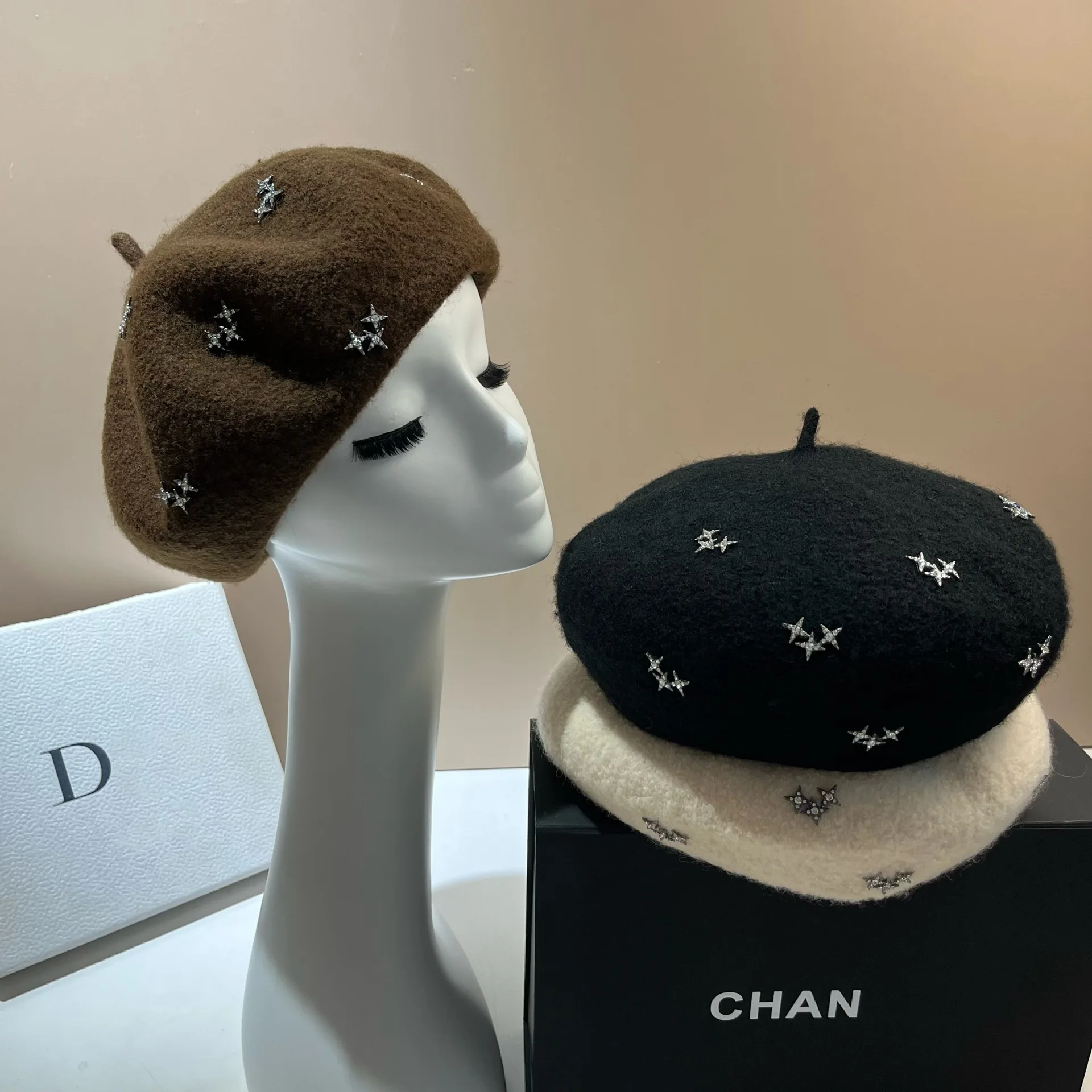 

Luxury Diamond Stars Women's Wool Beret Winter Warm Beanies Berets Caps Outdoor Lady Hat Versatile Girl's French Painter Hat