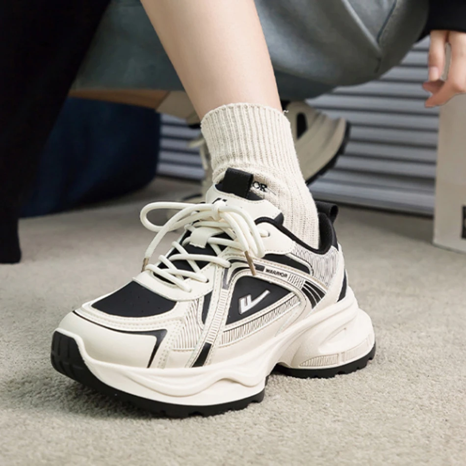 

Туфли для папы на толстой подошве, женская обувь нового стиля 2025 года, удобная повседневная обувь на мягкой подошве, дышащая спортивная обувь с сеткой