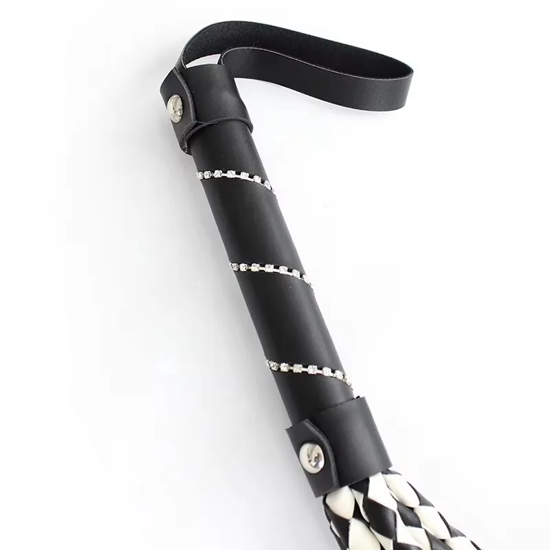 سوط حصان الفروسية 71 سم - تصميم Dreadlock من جلد البولي يوريثان للتدريب وركوب الخيل