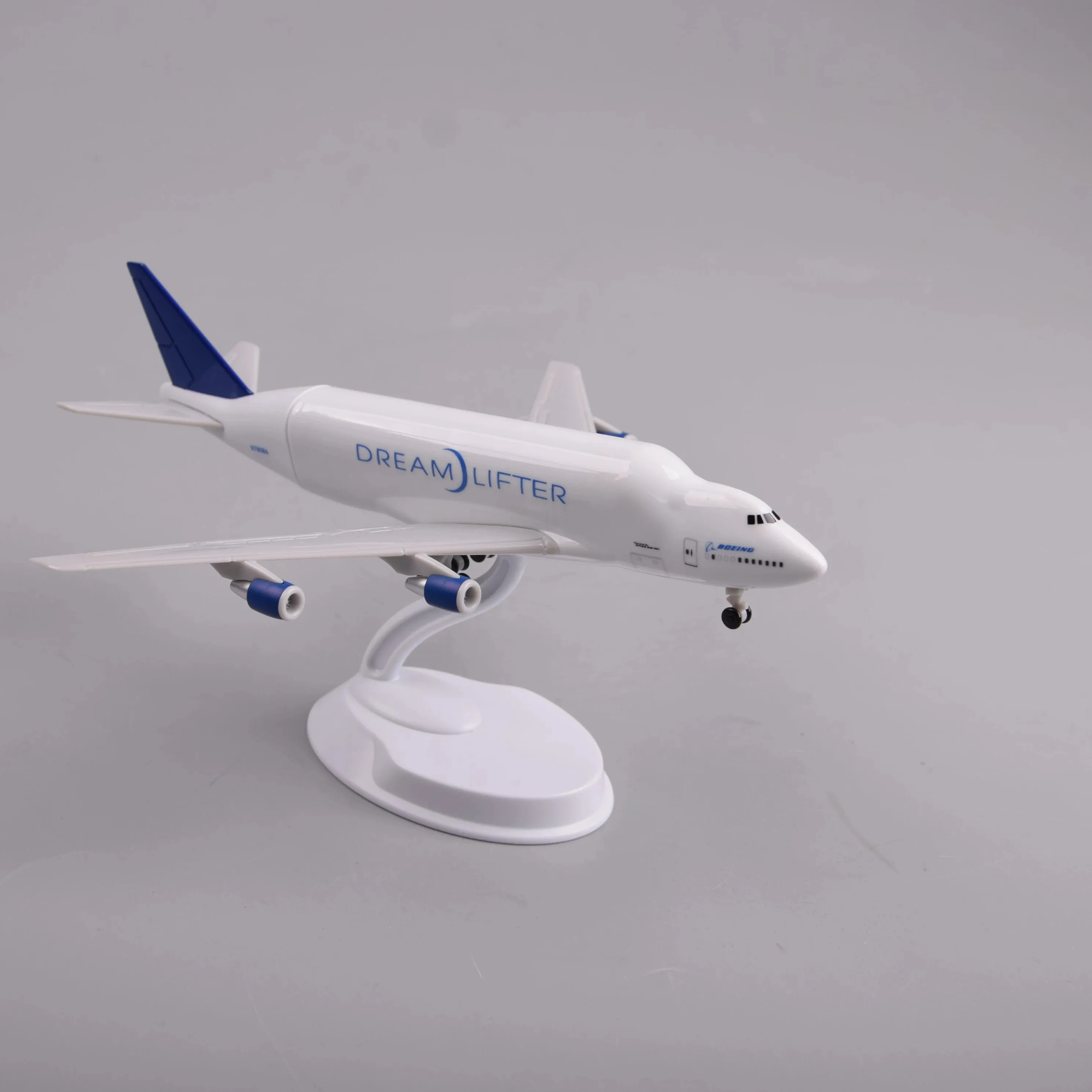 747-400LCF Dreamlifter Transport ABS Plastic Model 20CM Scale Airplanes Assembly Plane Model Collectible Miniatures Souvenir
