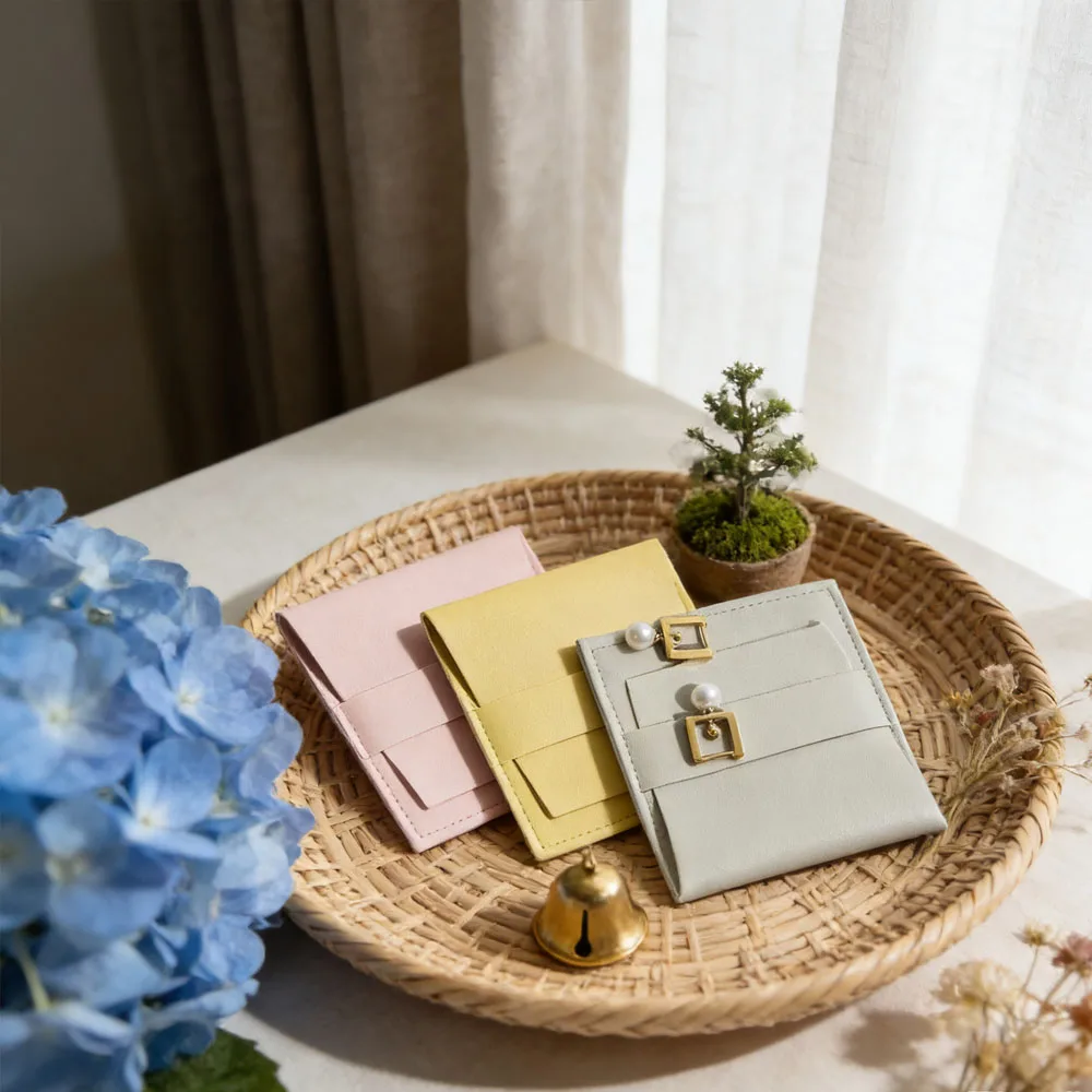 

50pc 8x8cm Soft Faux Leather Ring Gift Bags Custom Jewelry Package Small Earrings Necklace Makeup Packaging Pouch Higher Quality