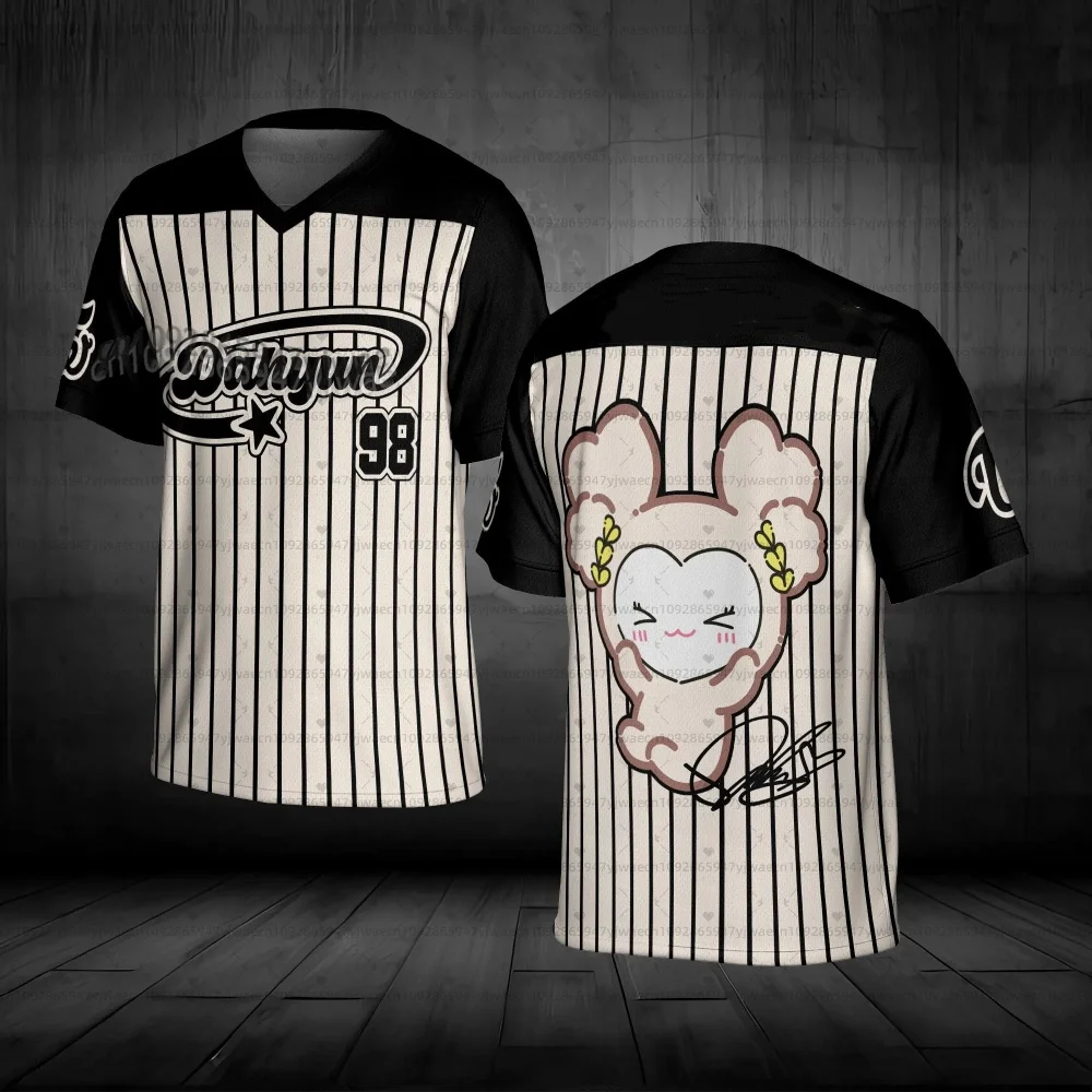 

Bandai 2026 Summer Short Sleeved Casual V-neck T-shirt Top Kpop Neutral Rugby Jersey Loose Quick Drying Family Matching