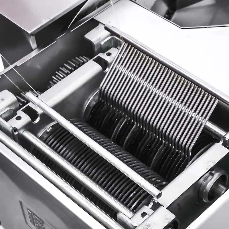 ماكينة تقطيع اللحوم الجديدة، سلك كهربائي تجاري، قطع خضروات أوتوماتيكي، لحم مفروم من الفولاذ المقاوم للصدأ، صغير