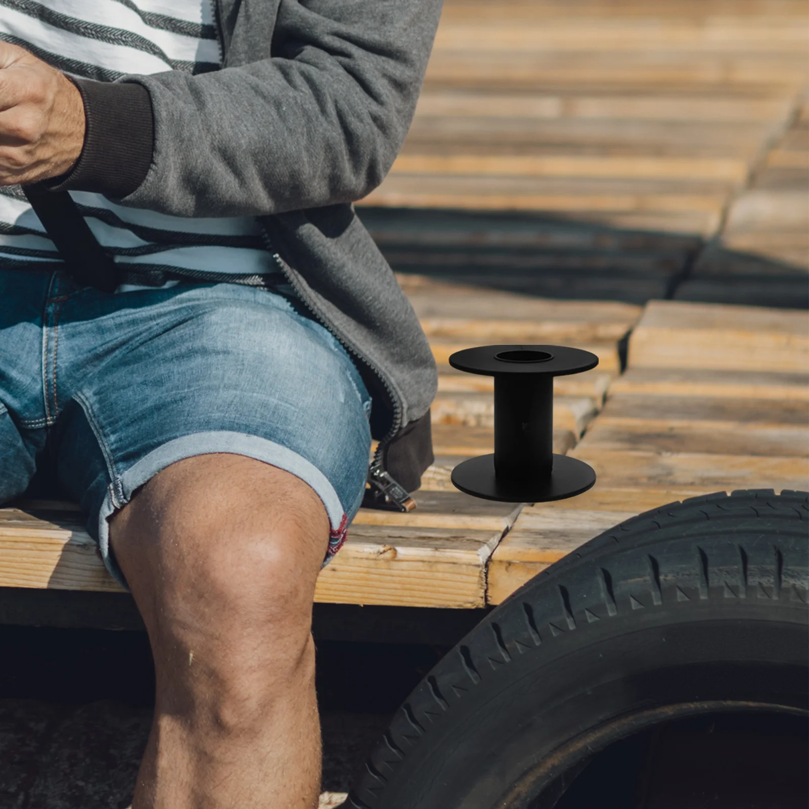 Рисунок 2 - пластиковые держатели катушек для шитья