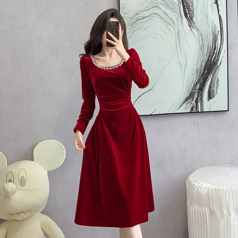 2023 New Autumn Winter Red Velvet Evening Dress France Elegant Women Diamonds Square Collar Slim Waist Velour Party Midi Vestido