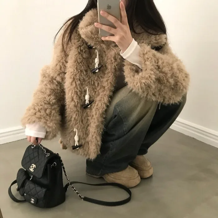 Schicke Damen-Pelzjacke, weich, gemütlich, Herbst und Winter, neues Design, Vintage-Knopf, warmes Oberteil, Damen-Oberbekleidung, Stand-Passform