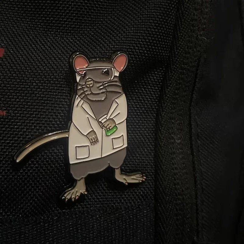 Lab Rat Enamel Brooch Fashion Cute Rat Scientist Pin Hat Backpack Lapel Badge for Chemistry Biology Student  Gifts